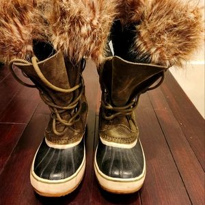 Sorels Joan of Arc boots